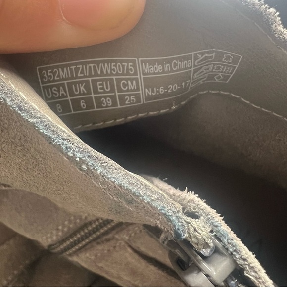 Vionic Womens Splended Mitzi Gray Suede Comfort Shoes Sneakers Size 8 Side Zip - Picture 11 of 11